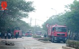 Tiểu thương đập tường giải cứu hàng hóa ở vụ cháy chợ Quang
